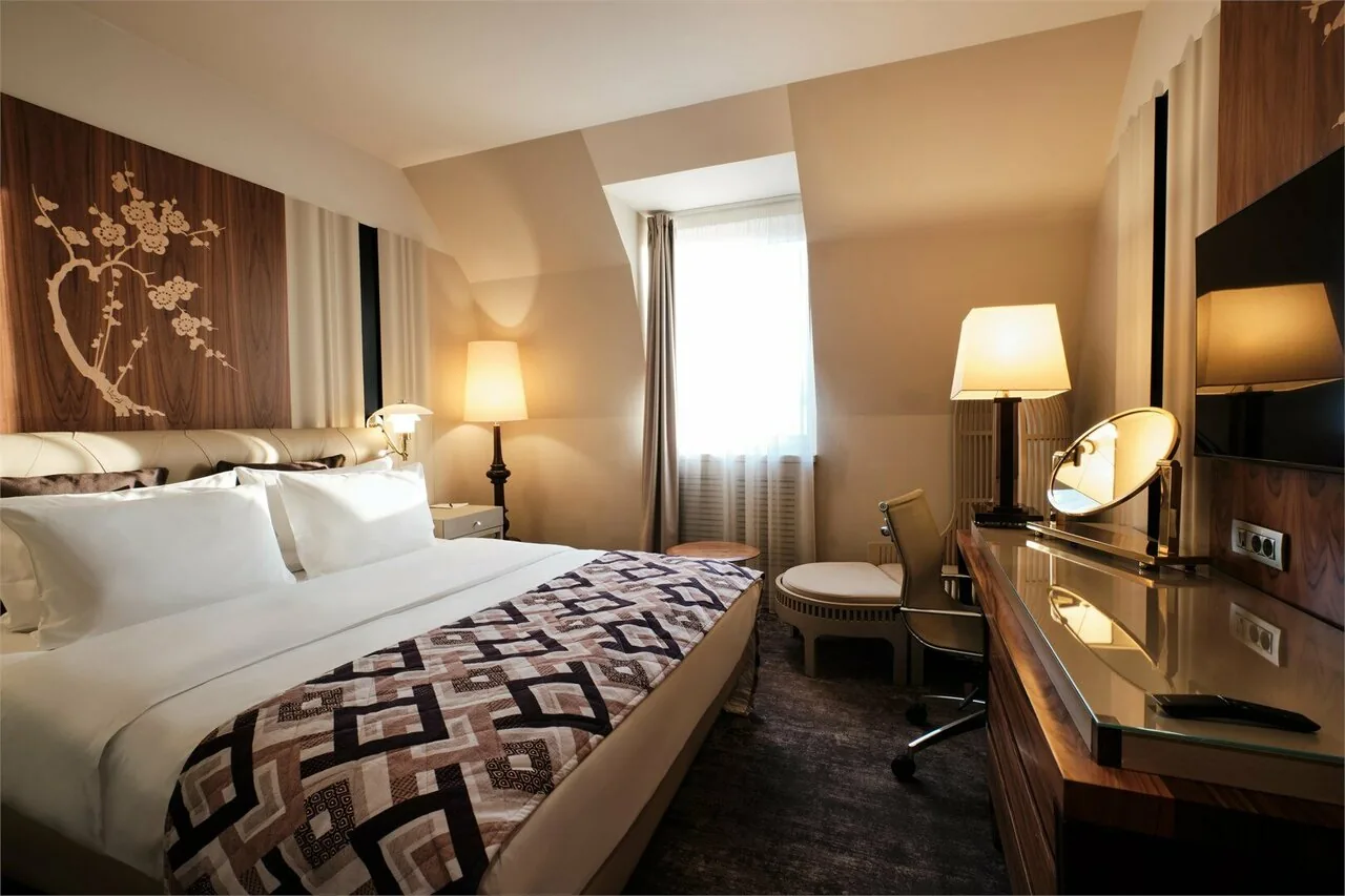 Crown Hotel Санкт-Петербург
